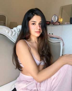 Shruti, escort in Manali