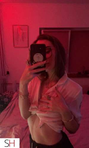 feeling naughty today, i offer massage with happy ending in Kootenays