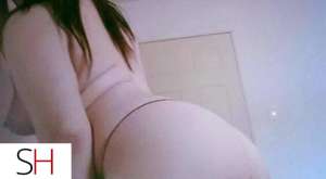 25 year old Caucasian Escort in Longueuil ☆bombesexuelle☆venez me voir pour une partie de plaisir