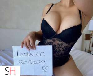 25 year old Indian Escort in Vancouver Recently arrived Indian students available for fun