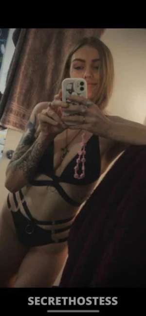 Young Aussie Escort, Caloundra in Rockhampton