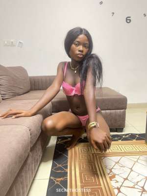 Queen, escort in Abidjan