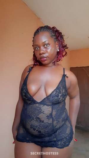Resa, adult performer in Lomé