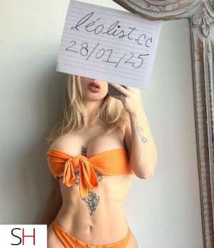 26 year old Caucasian Escort in Laval Mesmerizing Classy Evelyne 5 star Service
