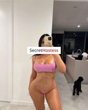 Samanta in Dubai