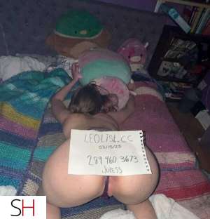 Brand new 19 yo petite kinky slut in Niagara Region