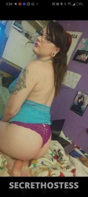 NATURAL BIG TIDDY GOTH GF! curvy, 27, artsy/emo anime gf -  in Chattanooga TN