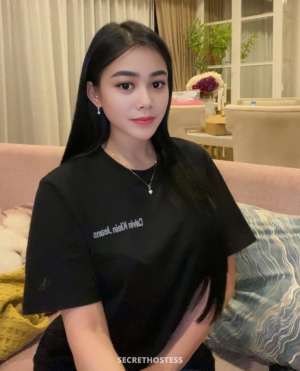 Aprilia, escort in Surabaya