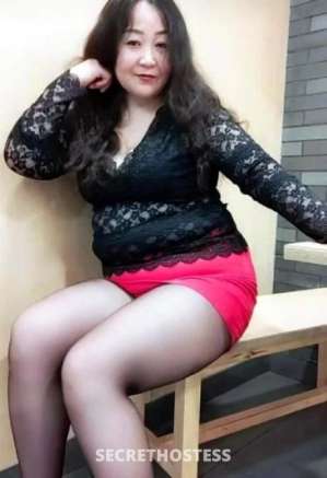 New Mature Asian cougar just arrived short stay here,  in Brisbane