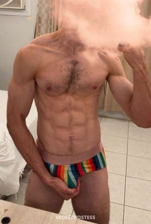 مندو, Male escort agency in Roissy-en-