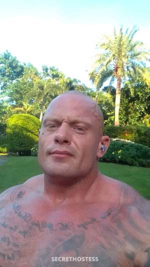 33 year old Thai Escort in Pattaya HandsomeXLguy, Male escort