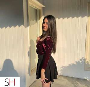 23 year old Indian Escort in Vancouver Newly Indian Girl in the town to satisfy your lust