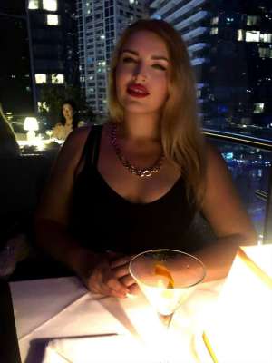 36 year old European Escort in Dubai Yana Spark, companion