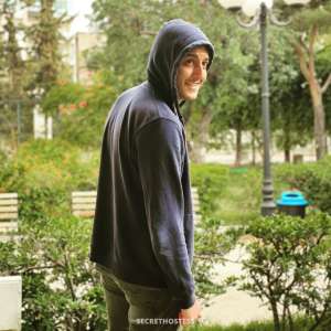 Zein, Male escort in Madinah