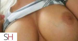 Busty Blonde Verified &amp; Reviewed in Banff