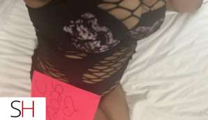 23 year old Canadian Escort in Ottawa Young curvy sluty baby girl ready for fun