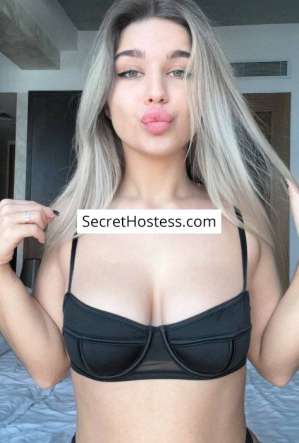Monica, Independent in Manama