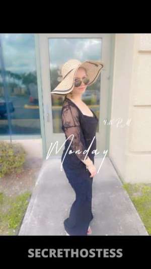 26 year old Escort in Tampa FL . NIKKI'S BACK. ⏰️ Available Now⏰️ , .THIRSTY 