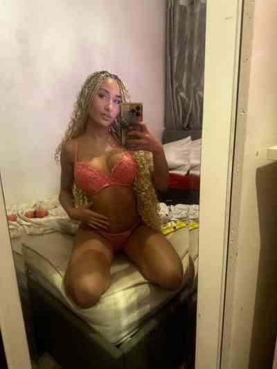 22 year old Hispanic Escort in Winnipeg WHATSAPP JUICY PETITE ESCORT lNCALL OUTCALL text me on 