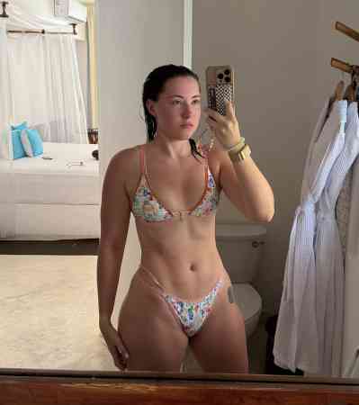 27 year old Escort in Asheville NC Attractive and Seductive Babe Seeks Naughty Hook-Up Fun
