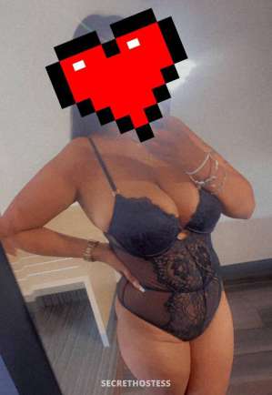 NEW Indian  college   girl in Milton