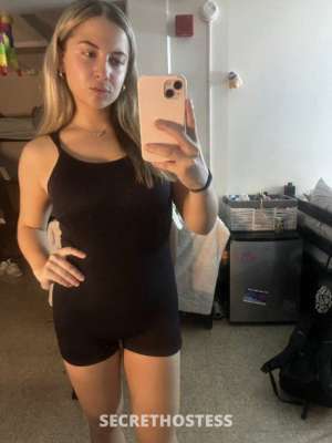 24 year old Escort in Harrisburg PA Available for meet up and ft show? selling of nasty videos ?