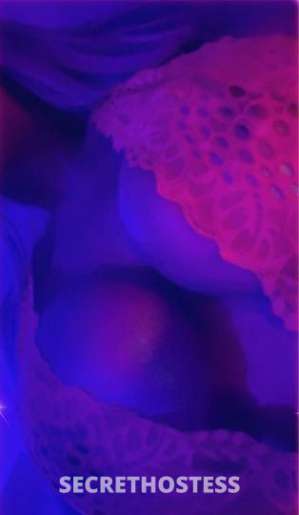 39 year old American Escort in Seattle WA Blonde Bombshell