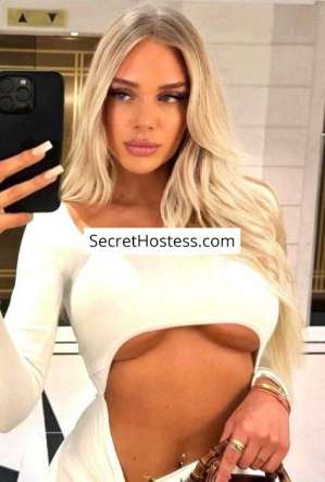 Jennyfer, Agency in Doha
