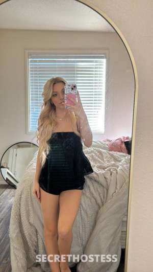 27 year old Escort in Rockford Falls IL Female excort.. my clean creamy wet juicy righbig lipped 