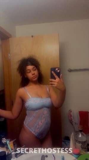 21 year old Escort in Tacoma WA Sweet GIGI INCALL IM BACK