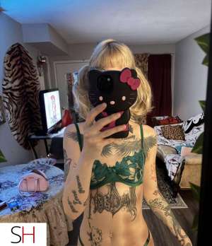 26 year old Caucasian Escort in Niagara Region blonde inked barbie