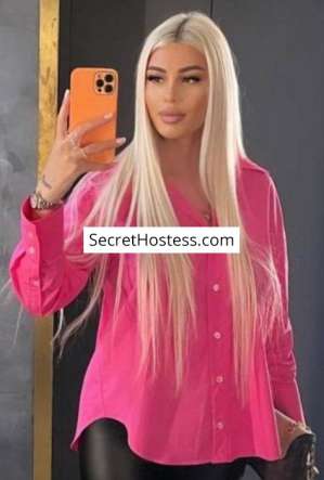 Corina, Independent in Bucharest