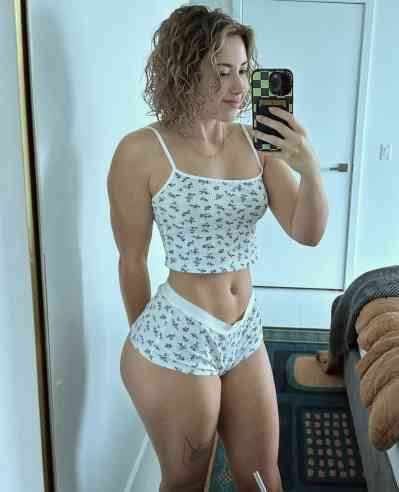 28 year old Escort in Calgary Attractive and Seductive Babe Seeks Naughty Hook-Up Fun