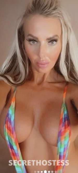 35 year old Escort in Calgary Natalia..new#! sexy dd blonde playmate