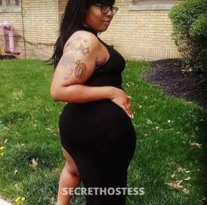 28 year old Escort in Cleveland OH Let Me Cater To Your Kneads
