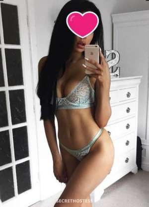 CAF Review!!! Meet the stunning Adele! Downtown in Ft Mcmurray