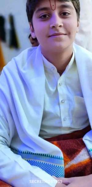 26 year old Asian Escort in Kolkata Just chill I'm here