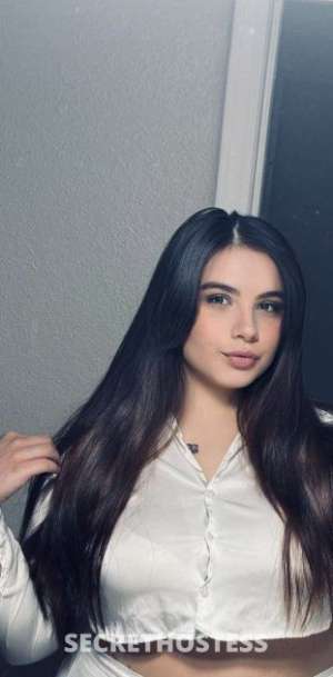 24 year old Hispanic Escort in Kansas City MO Chica sexy