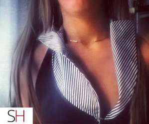 28 year old Caucasian Escort in Laval - Beautiful ! Sexy Mademoiselle !! Contact moi