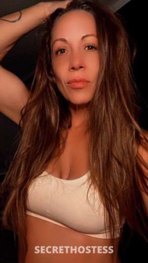 24 year old Escort in Buffalo NY Bdsm,Bare,Oral,Greek,Bbj,Couples,CarDates,Massages,Rim,