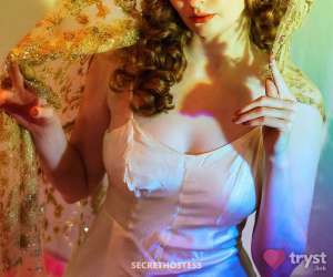 30 year old Escort in Tucson AZ Elle-Marie - Glamorous Petite Redhead