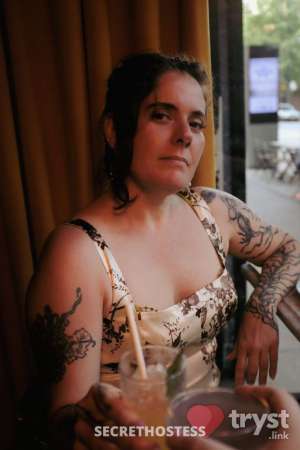 30 year old Italian Escort in Brooklyn NY Sadie - Sultry, sweet and smart