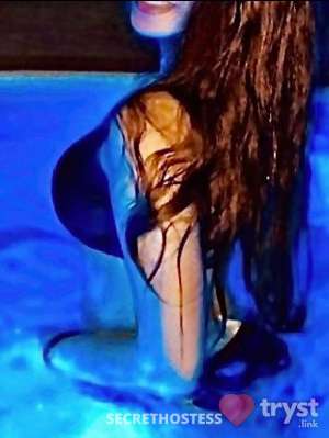 Ginger Doll - Hot tub &amp; drinks in Bentonville AR