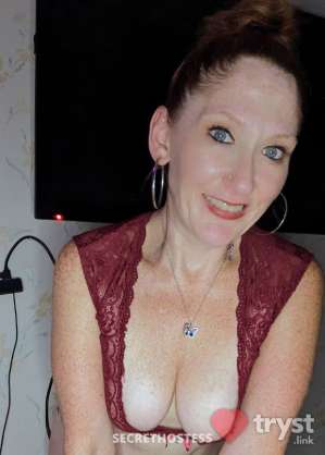 Scarlet - Beauty &amp; Brains in 1 redhead in Utica NY