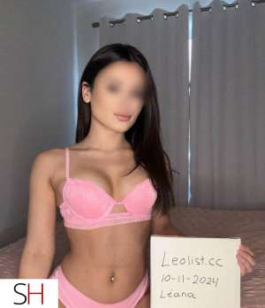 27 year old Caucasian Escort in Longueuil Sexy Léana