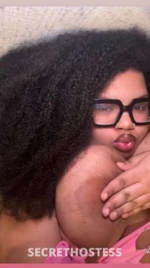 20 year old Escort in Tacoma WA Thick Lightskin Fantasy, Open to your desires ? Incall 