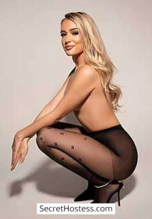 20 year old Escort in London Essa, Agency Avis Babes Agency