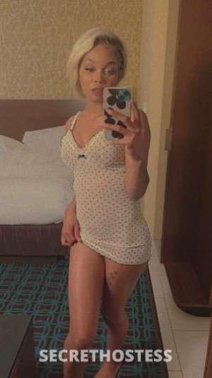 Slim Busty Cutie in Hattiesburg MS
