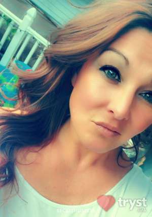 30 year old White Escort in Des Moines IA Red bunny - Your companion for pleasure