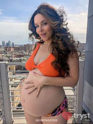 Pregnant Maxine Holloway - Pregnant MILF in Oakland CA